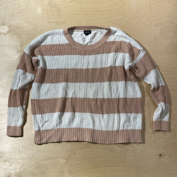 Torrid Tan and White Striped Crewneck Sweater Size 00 (PF) - Picture 2 of 11